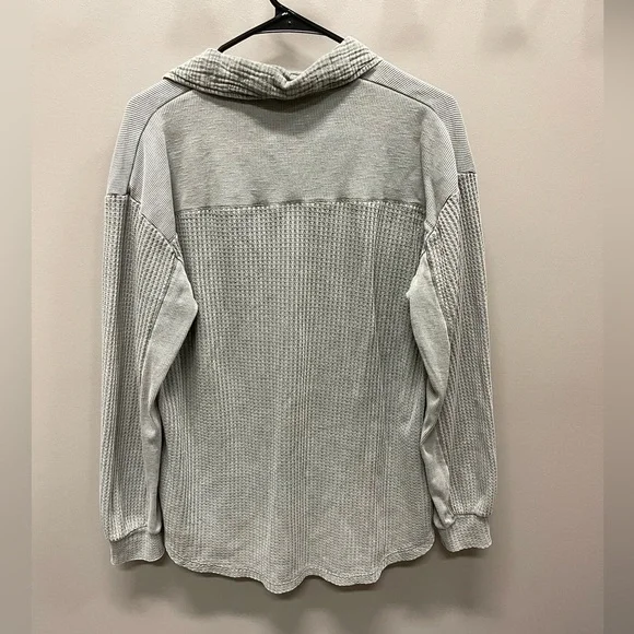 Briggs New York muted Sage/ Olive Knit Top - Picture 3 of 3